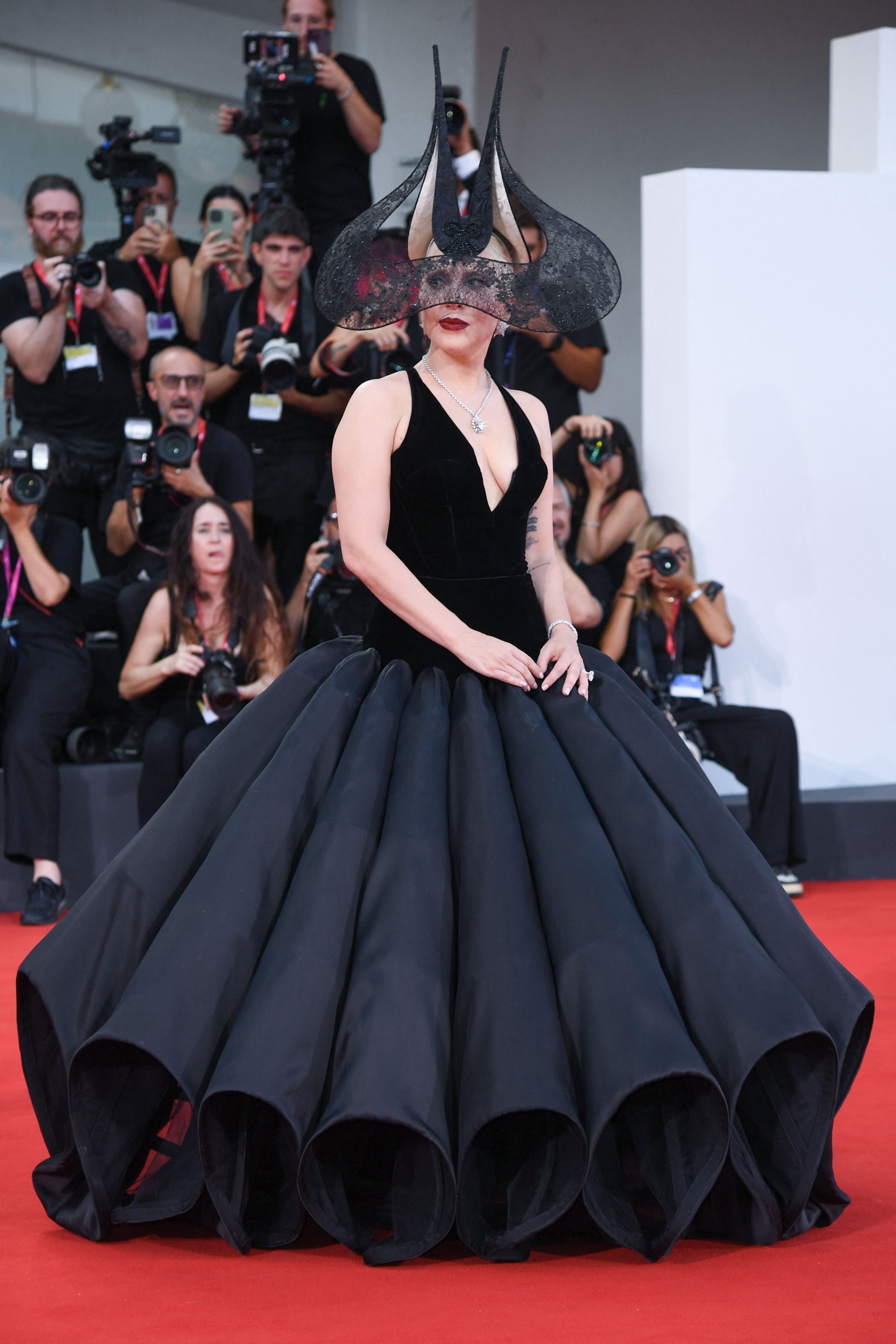 Lady Gaga, apariție spectaculoasă în „Wednesday”. Ce rol joacă artista în serialul Netflix
