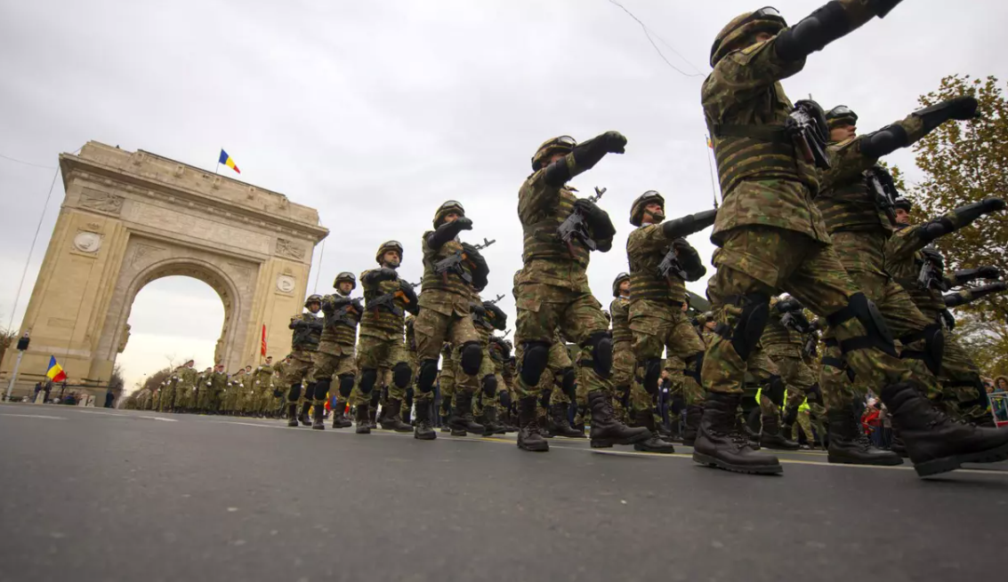 Repetiție generală pentru Parada Militară Națională, sâmbătă, la Arcul de Triumf