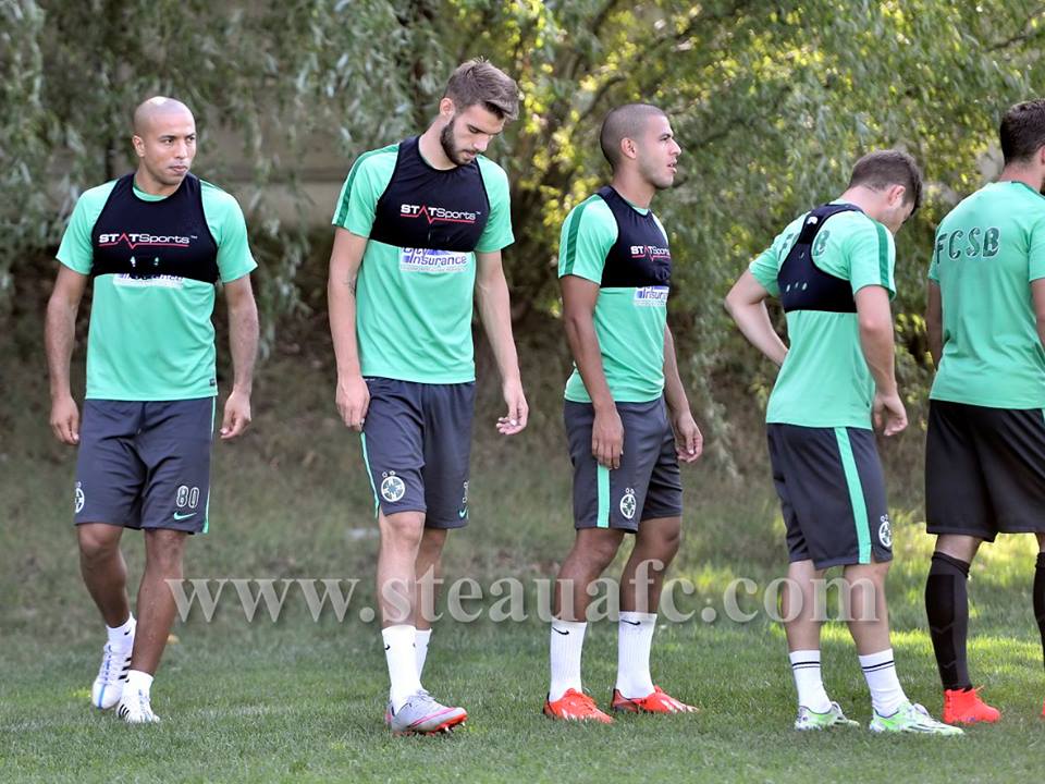 Steaua l-a prezentat oficial pe marocanul Houssine Kharja. Mirel Rădoi: "Să nu se aştepte ca Houssine să decidă singur meciurile" / GALERIE FOTO