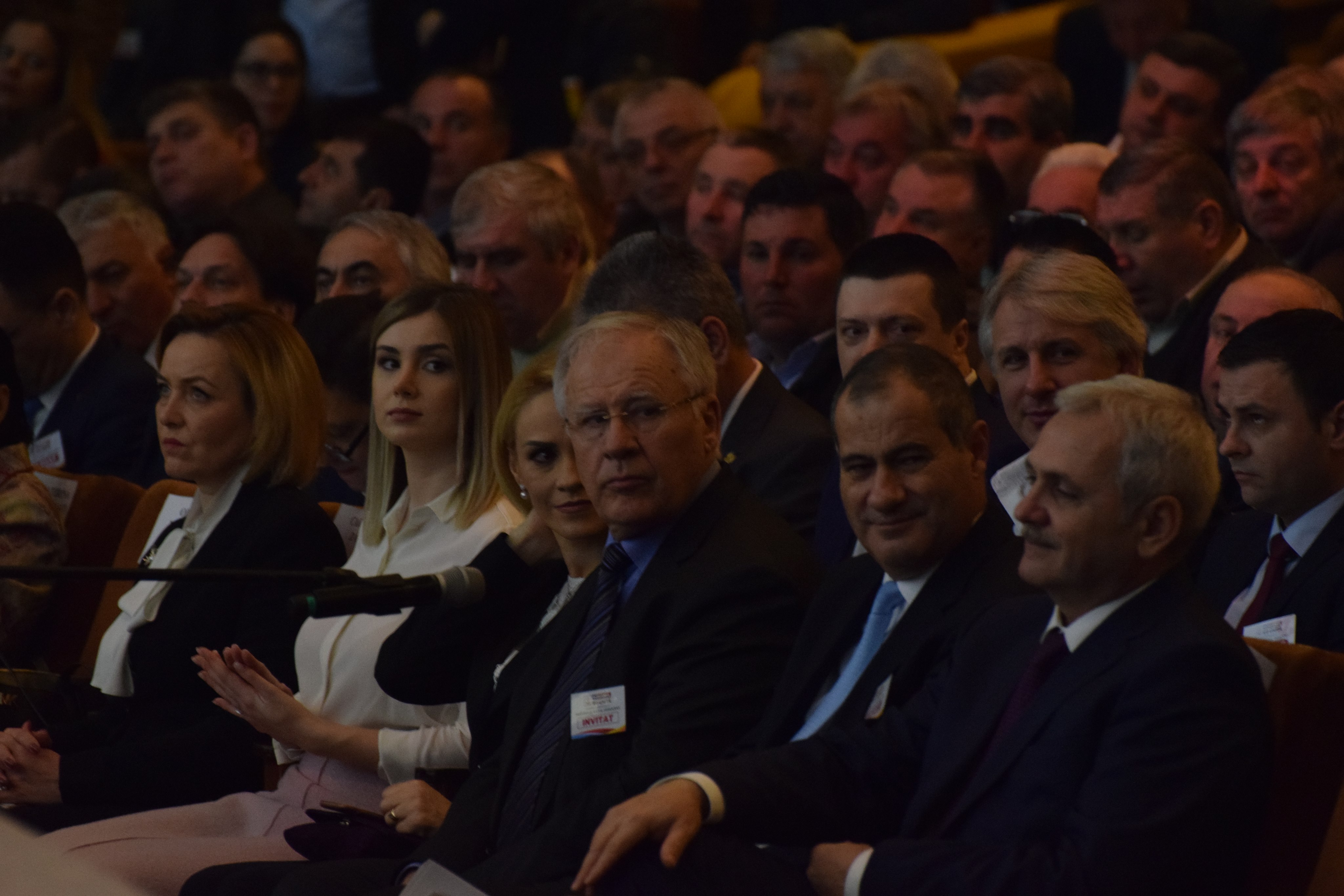 FOTO. Iubita lui Liviu Dragnea, la Congresul Extraordinar al PSD, alături de Gabriela Firea și Carmen Dan