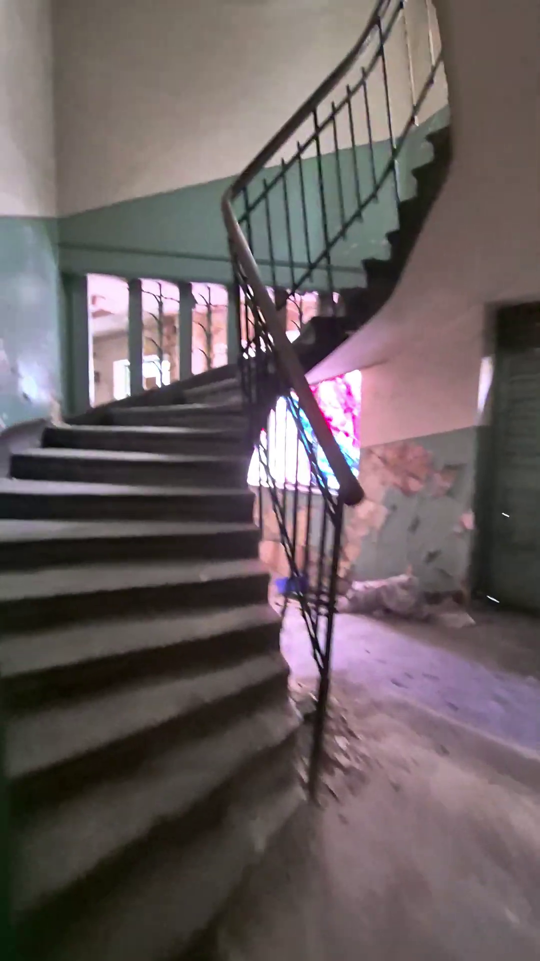 Cinematograful București se vinde pentru suma de 4,9 milioane de euro. Imagini în premieră din interior
