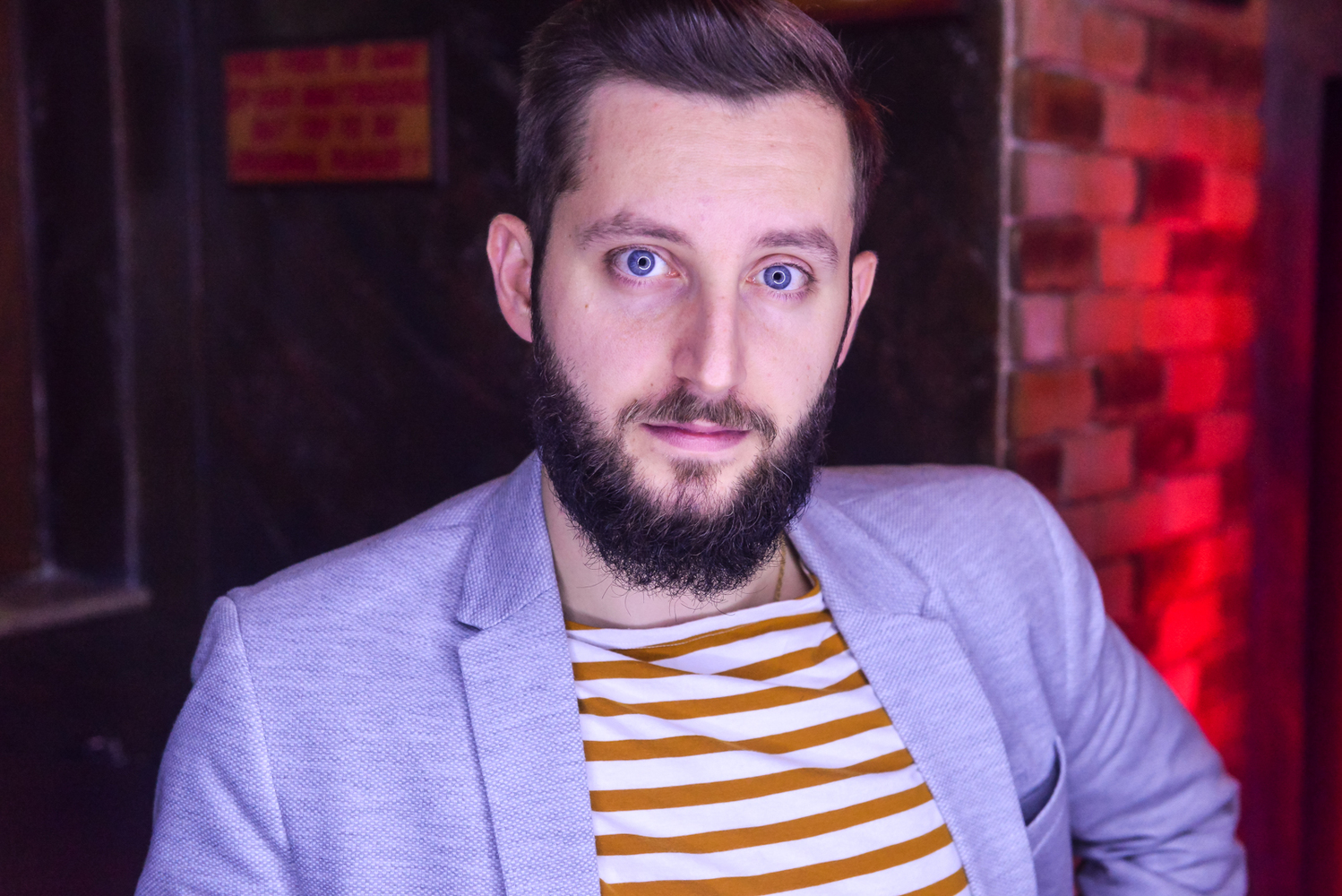 Andrei Gîrjob, tânărul care trăiește din magie și face un spectacol unic în România: „Se încheie cu tentativa de a depăși unul dintre recordurile lui David Copperfield”