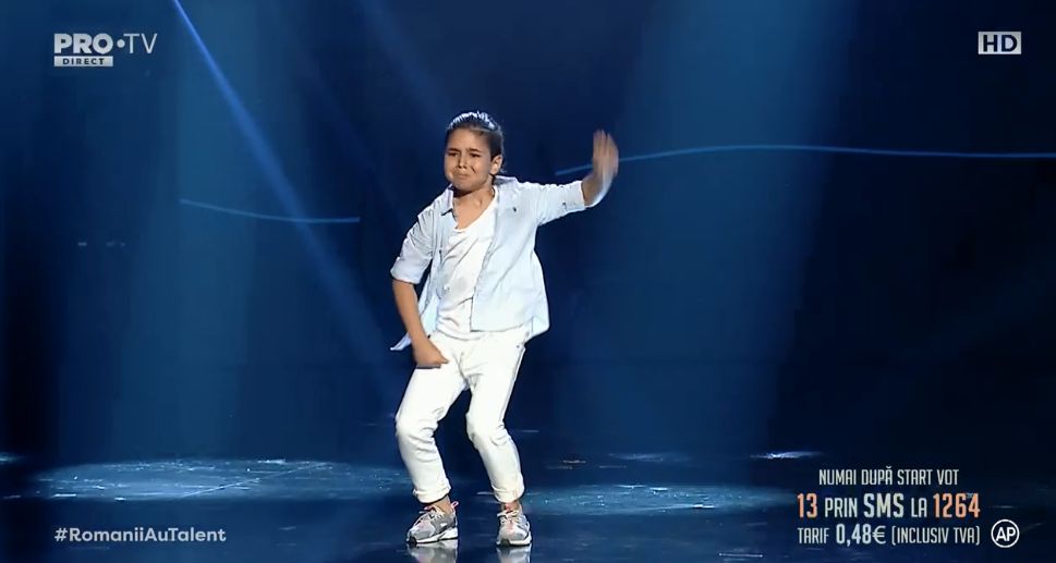 Aris Negoiță, care a primit Golden Buzz de la Pavel Bartoș și Smiley la Românii au talent, i-a fermecat pe toți în finală | FOTO & VIDEO