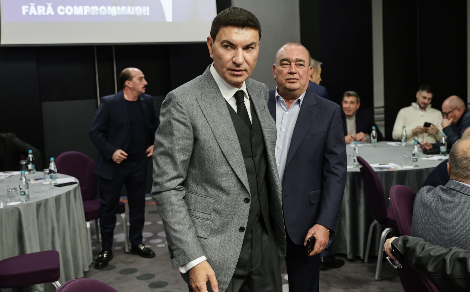 Valentina Pelinel l-a dat de gol! Ce își face Cristi Borcea la față, în fiecare dimineață, pentru a arăta mai tânăr cu 20 de ani: „Mă întrece la capitolul îngrijire”