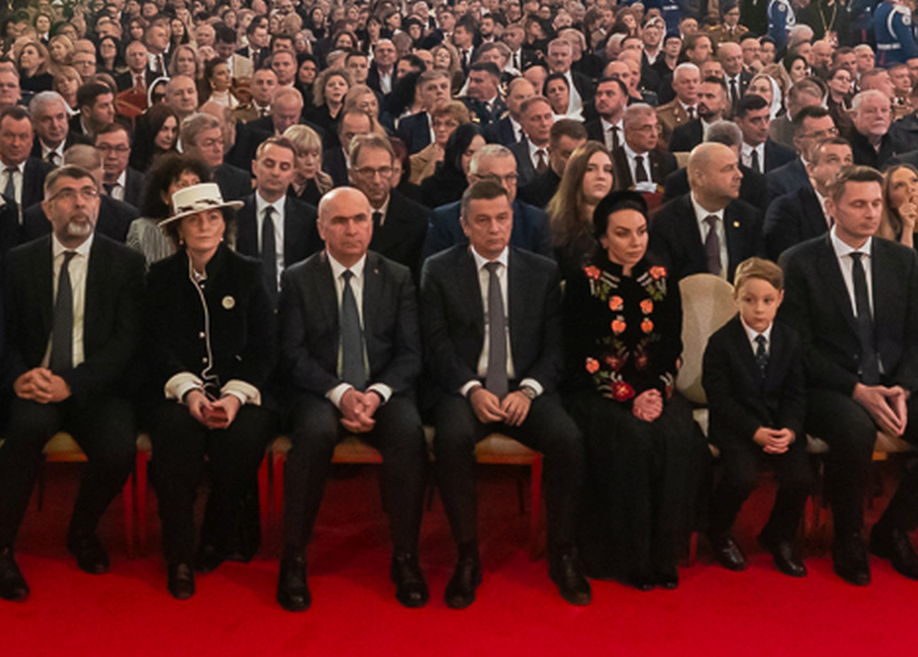 Cum arată Catedrala Mântuirii Neamului în interior. Imagini transmise de Biserica Ortodoxă, pentru că presa a fost interzisă