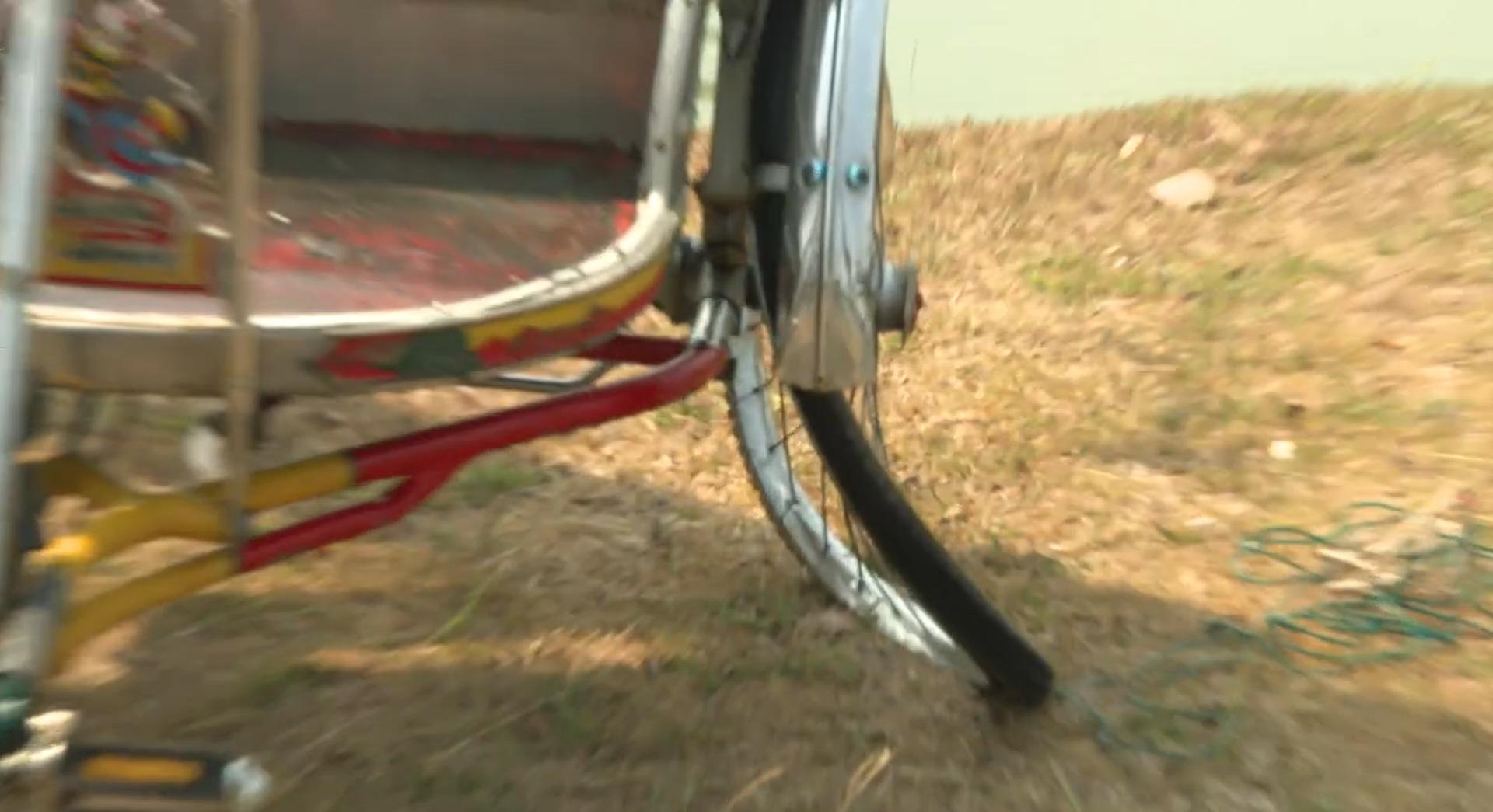 Victor Slav și iubita lui au căzut cu bicicleta într-un lac. Clipe de coșmar la Asia Express 2024
