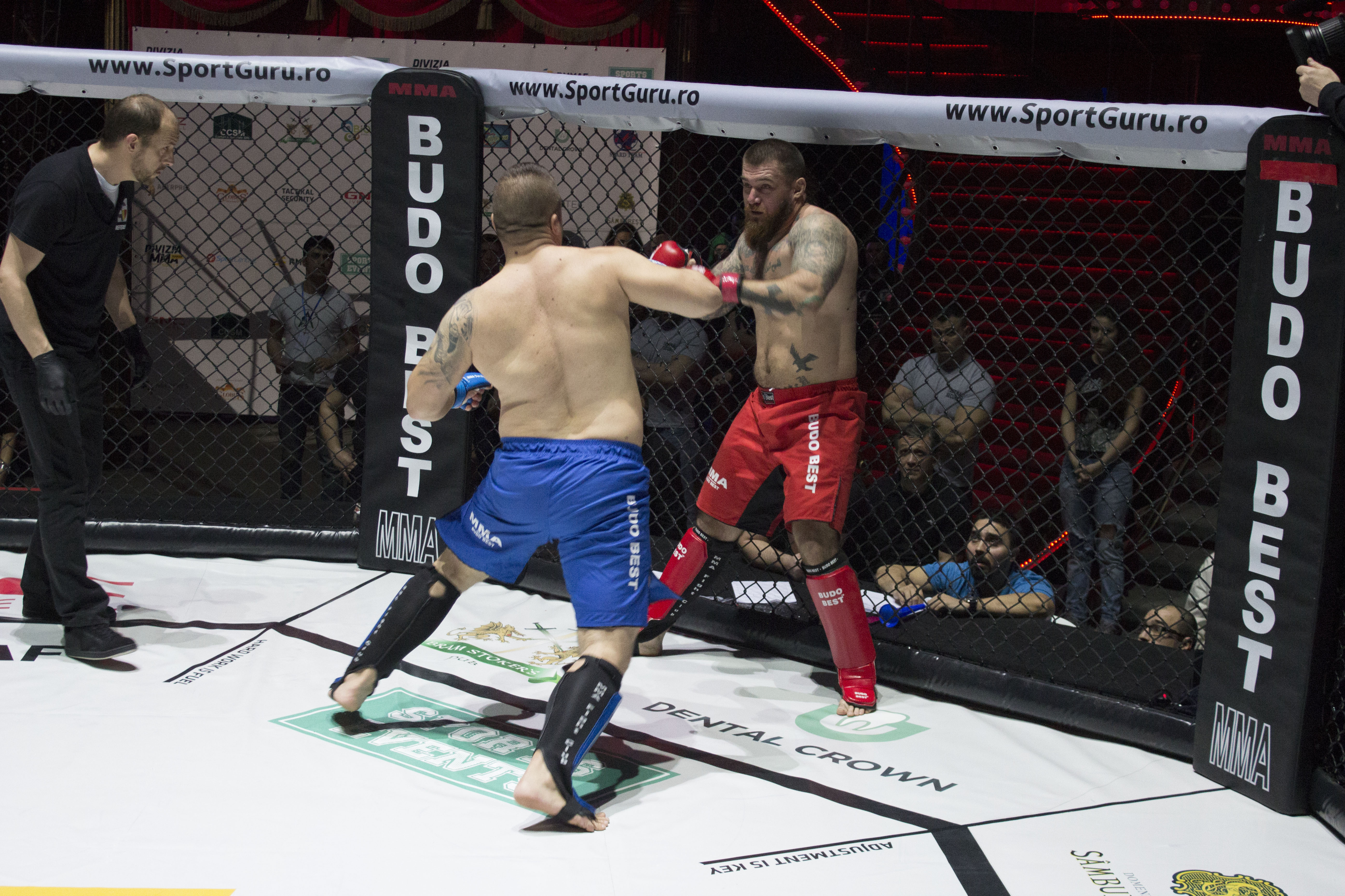 ”Ghiaurul” Radnev s-a apucat de MMA la 31 de ani şi face senzaţie în cuşcă / GALERIE FOTO