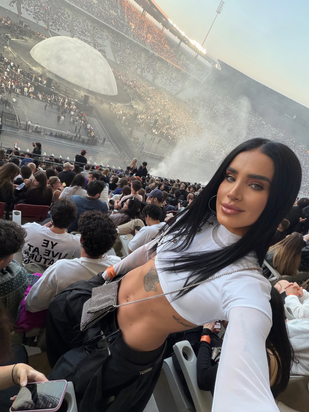 Adelina Pestrițu a rămas fără contul de Instagram. Câți bani face vedeta din social media