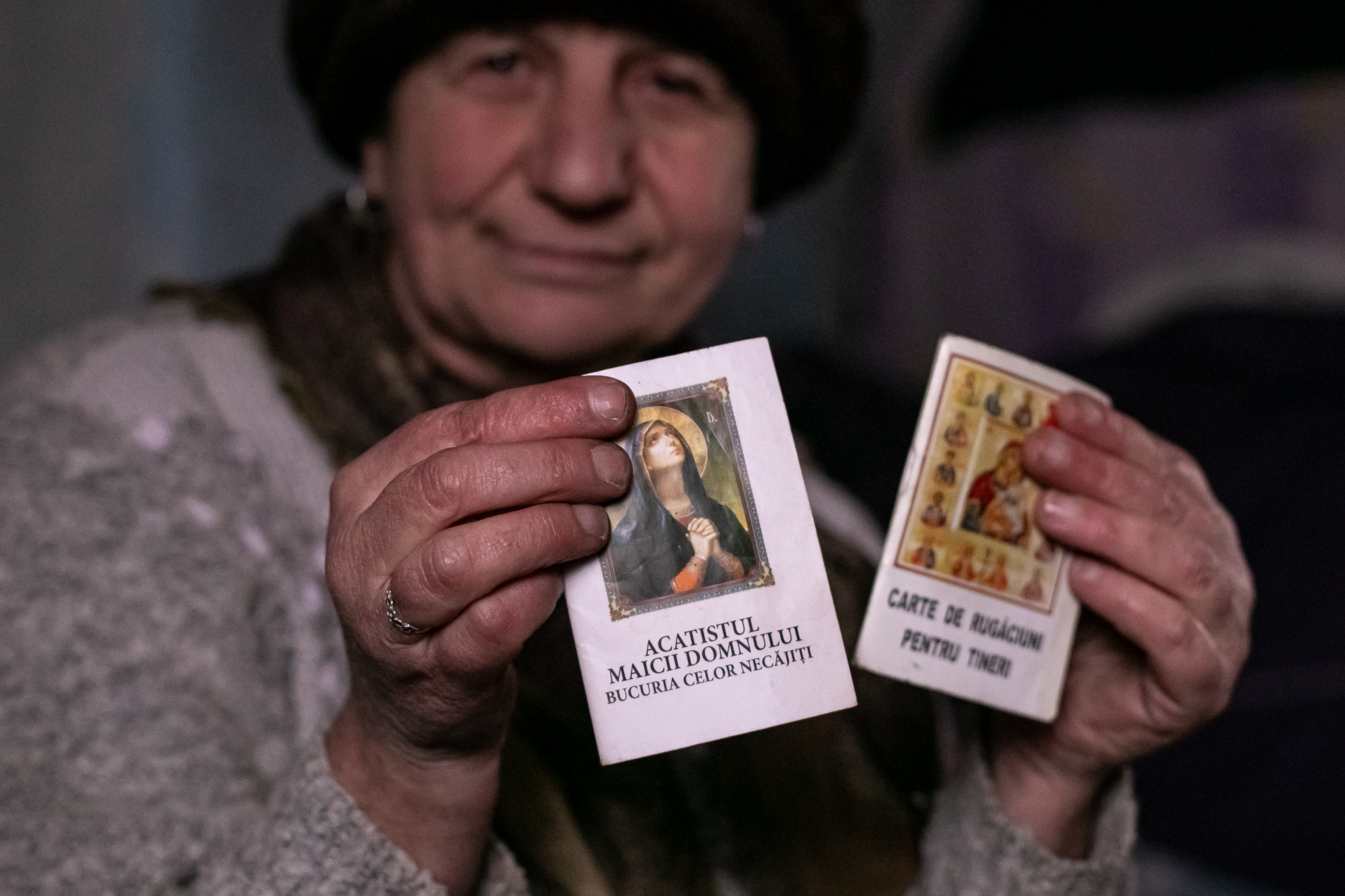 Tanti Anica merge la școală. La 58 de ani, este în clasa a III-a. După o viață chinuită, școala i-a dat un sens și un venit în plus