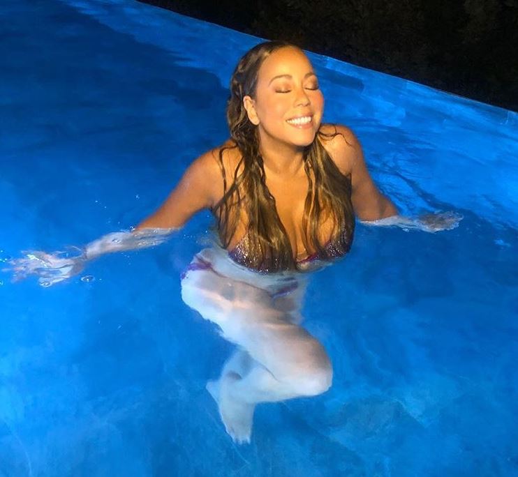 Mariah Carey, în costum de baie. Cum arată într-un bikini minuscul, la 49 de ani / FOTO