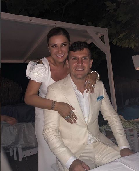 Alex Bourceanu s-a însurat în Grecia. Ce bine au arătat mirii, dar s-o vezi pe nașa Anamaria Prodan | FOTO