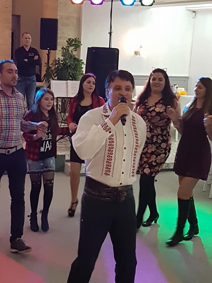 Schimbare radicală în viața lui Mihai Onilă, la un an de la moartea fiicei sale. A dat-o pe muzică de petrecere | FOTO &  VIDEO