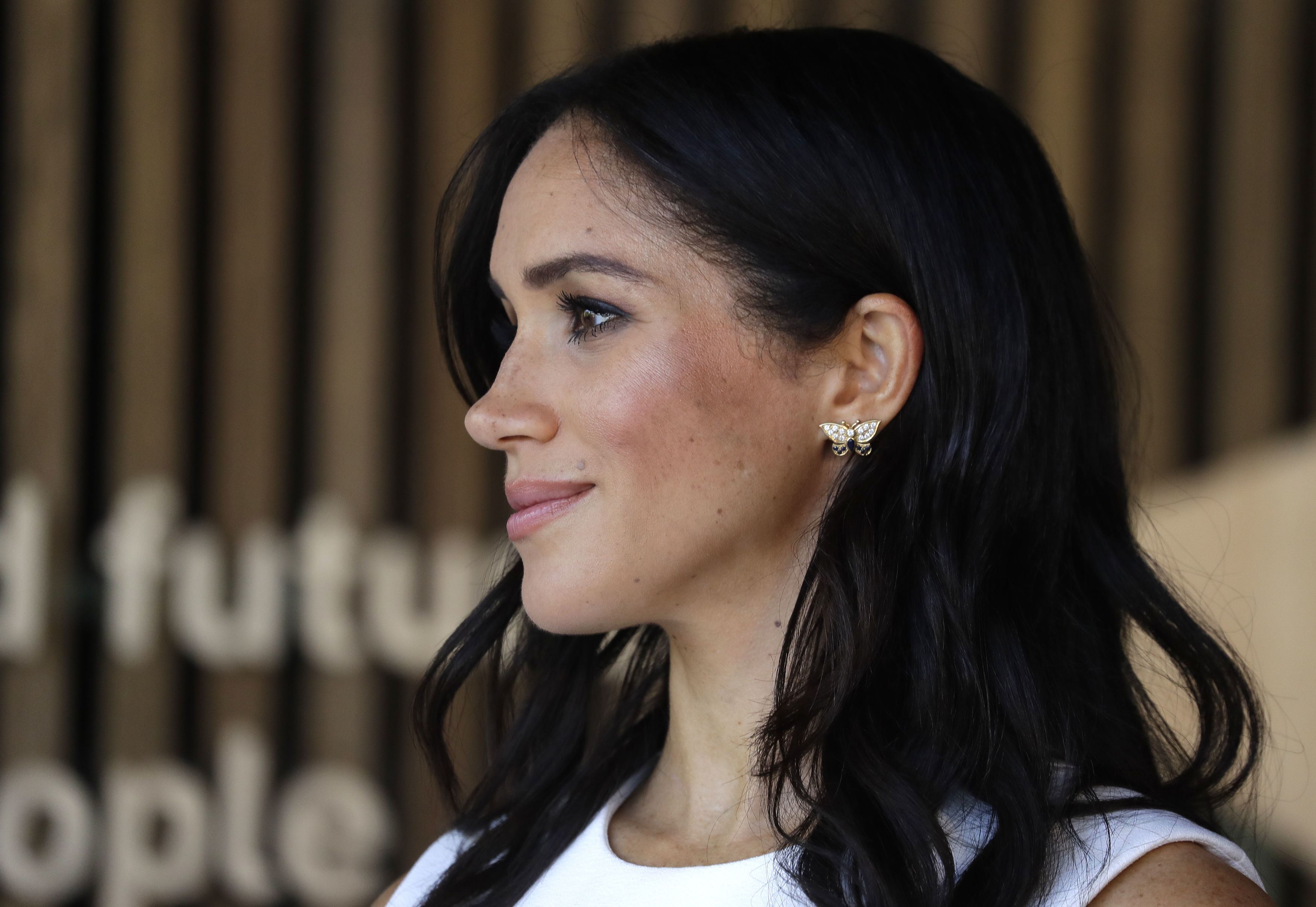 FOTO | Meghan Markle, la prima apariție publică de la anunțul sarcinii. Detaliul subtil în memoria Prințesei Diana