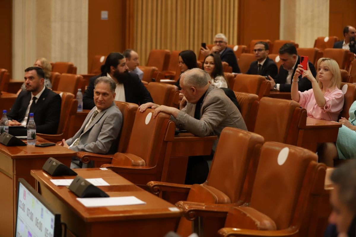 Moțiunea AUR, citită în plen: „Afară cu Guvernul ipocrit care îi pune pe români să plătească nota”