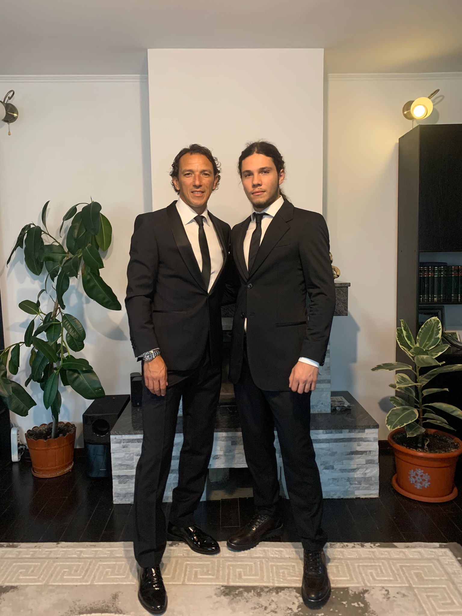 Eric Ogăraru, fiul fotbalistului George Ogăraru, urcă pe scena X Factor 2025. Tatăl său îl susține din culise. „Mă bucur să îi fiu alături”