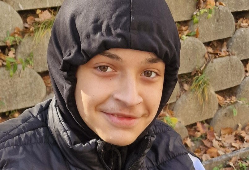 Édesanyját sem ismerte fel a kómából felébresztve Ádám – Újra tanul beszélni és járni az elgázolt fiú