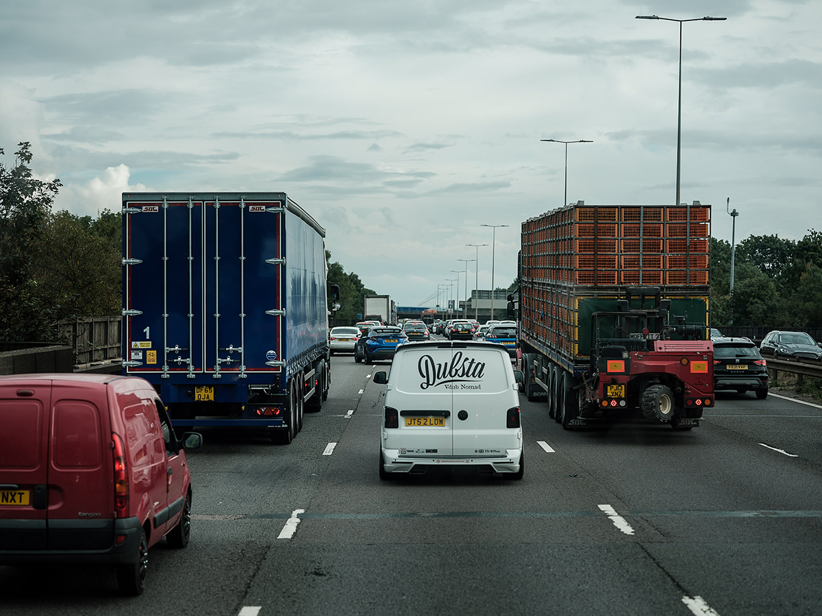 Viața unui șofer de TIR plecat în Marea Britanie: „Simțeam că România mă sugrumă”