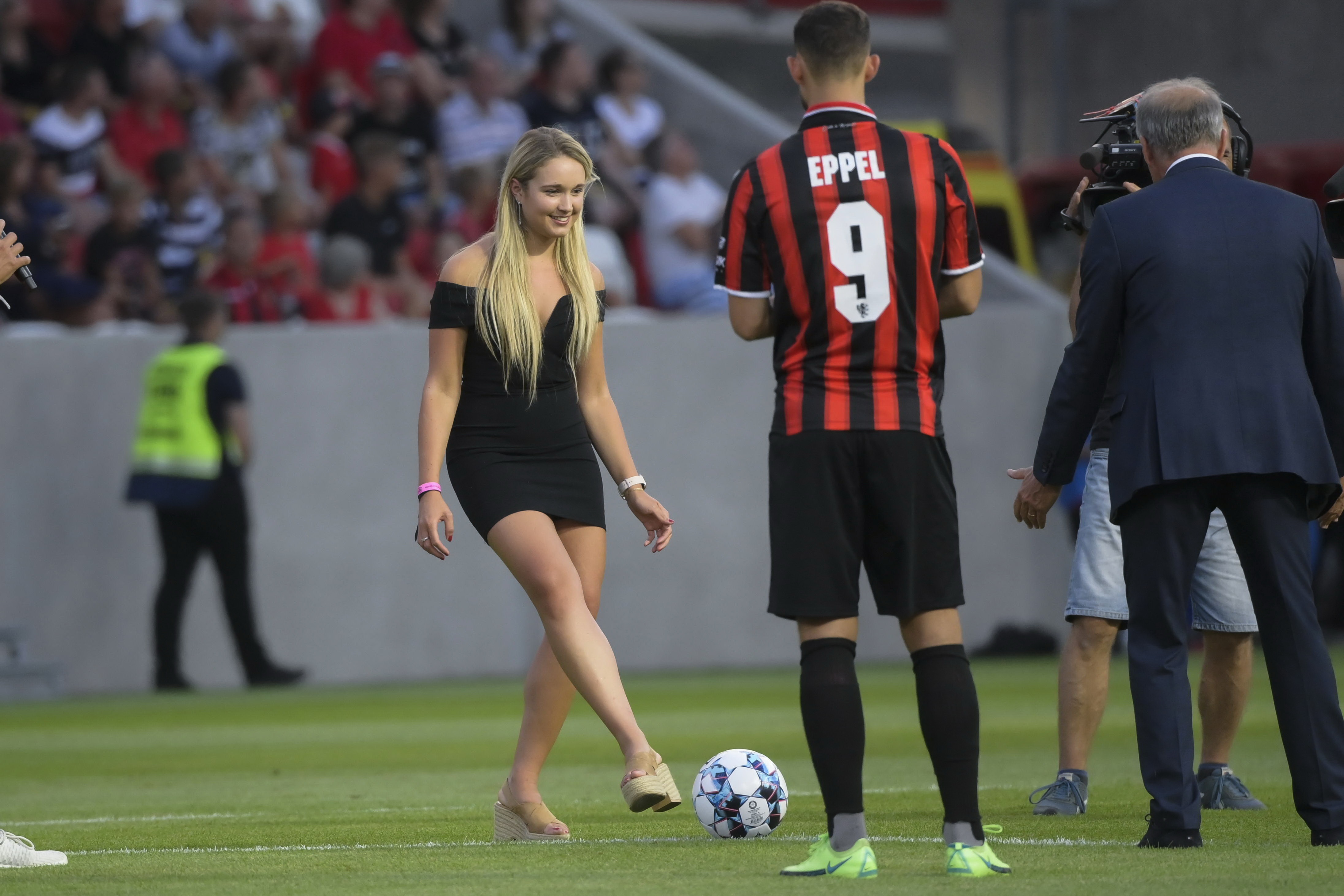 Ez a csinos lány Puskás Ferenc dédunokája: máig meglepi, mennyire szeretik  a magyar focilegendát - Sportal.hu