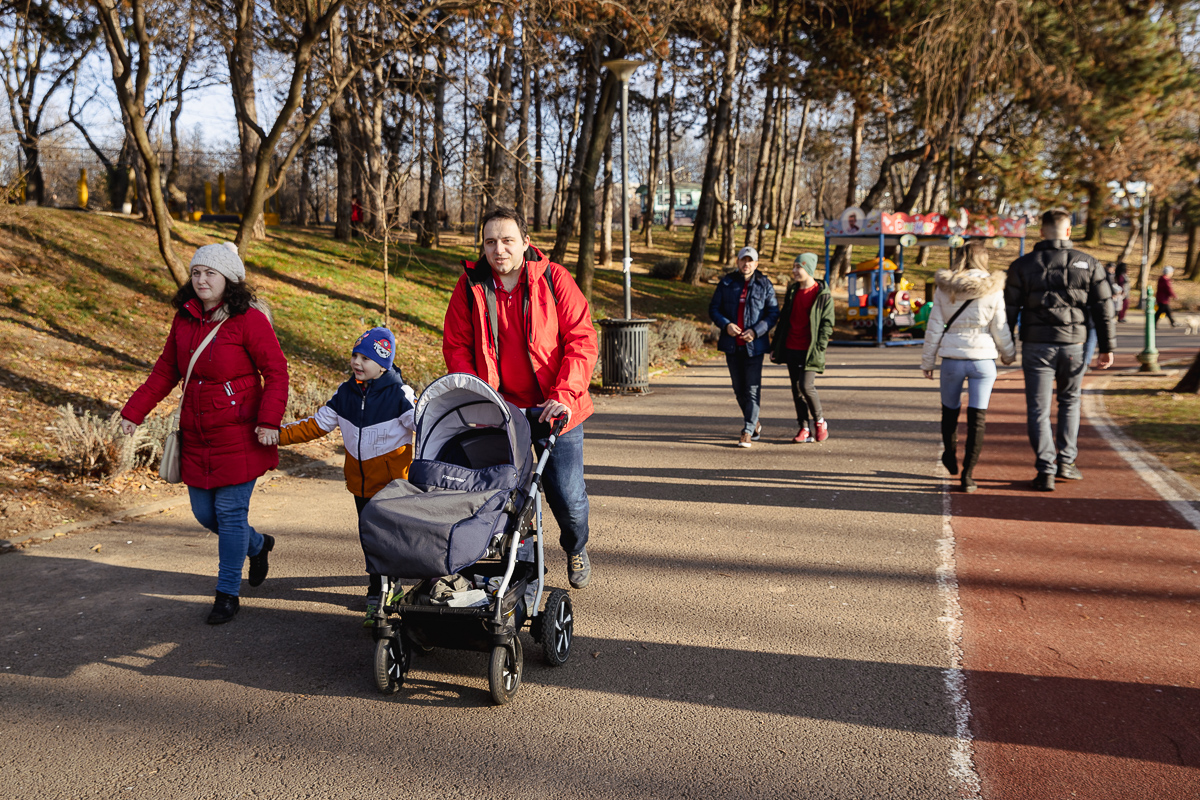 FOTOREPORTAJ Primăvara de pe 1 ianuarie a scos bucureștenii în parc. „Nu am prea realizat că sunt Sărbătorile de iarnă”