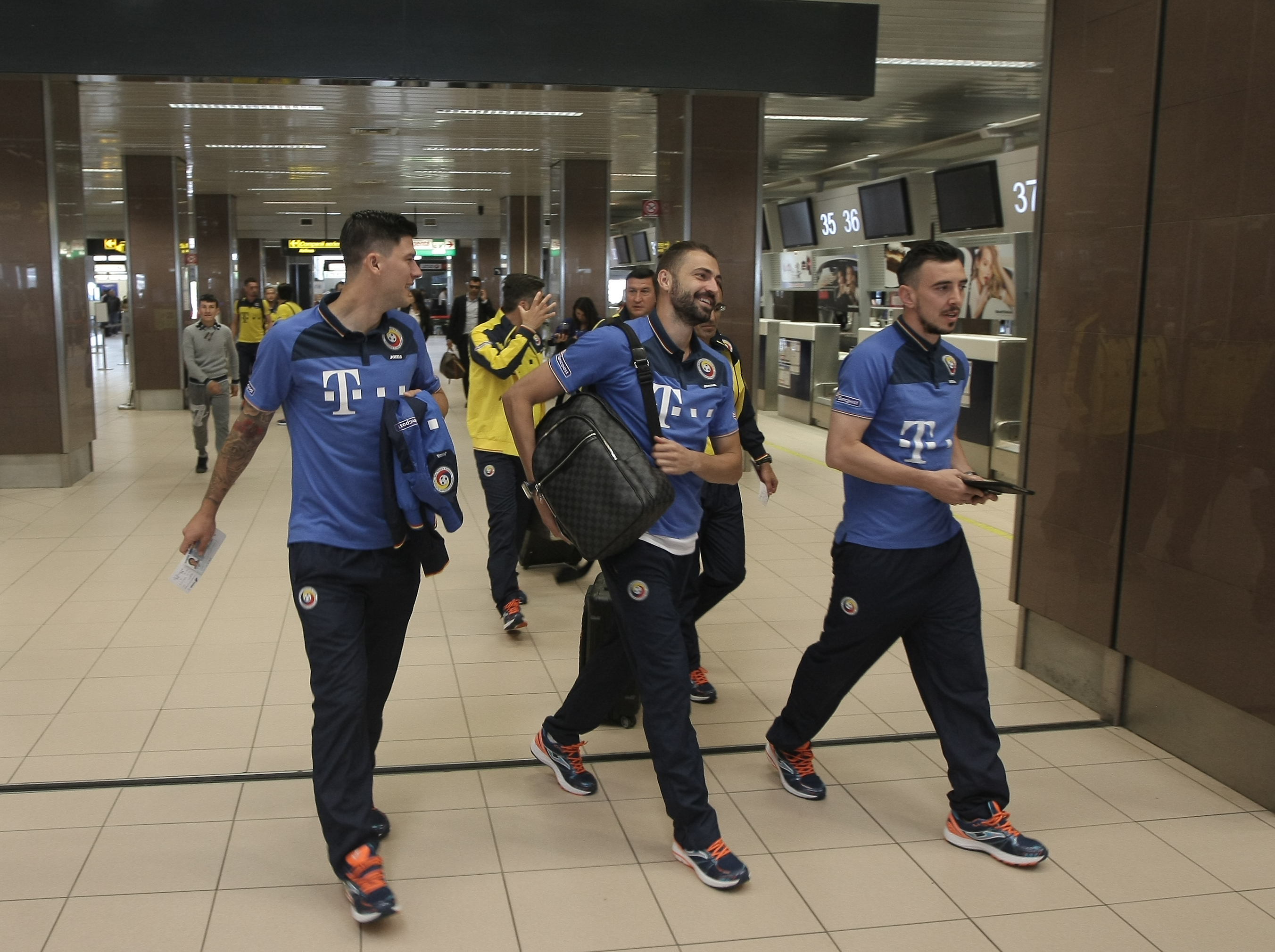 Anghel Iordănescu l-a luat pe Denis Alibec în cantonamentul din Italia. Selecționerul, absent | GALERIE FOTO