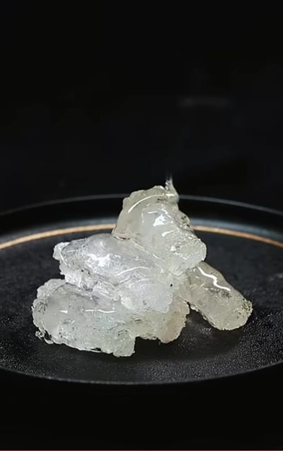 Puiul transparent ca sticla prăjit de un vlogger culinar a uimit internetul: „Este artă, dar nu sunt sigur că l-aș mânca” | VIDEO