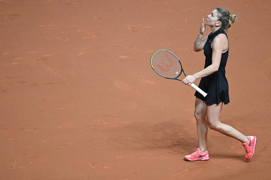 Simona Halep, în semifinale la Stuttgart. Sâmbătă se bate pentru un loc în finală