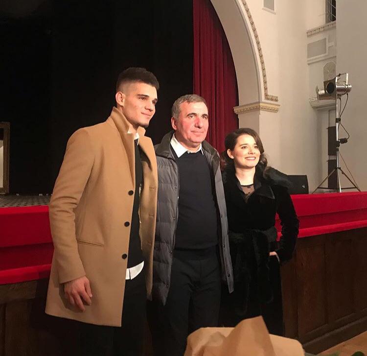 Prințesa "Regelui"! Gică Hagi, cu ochii în lacrimi după ce și-a văzut fiica pe scenă. Kira a jucat-o magistral pe Martha Bibescu