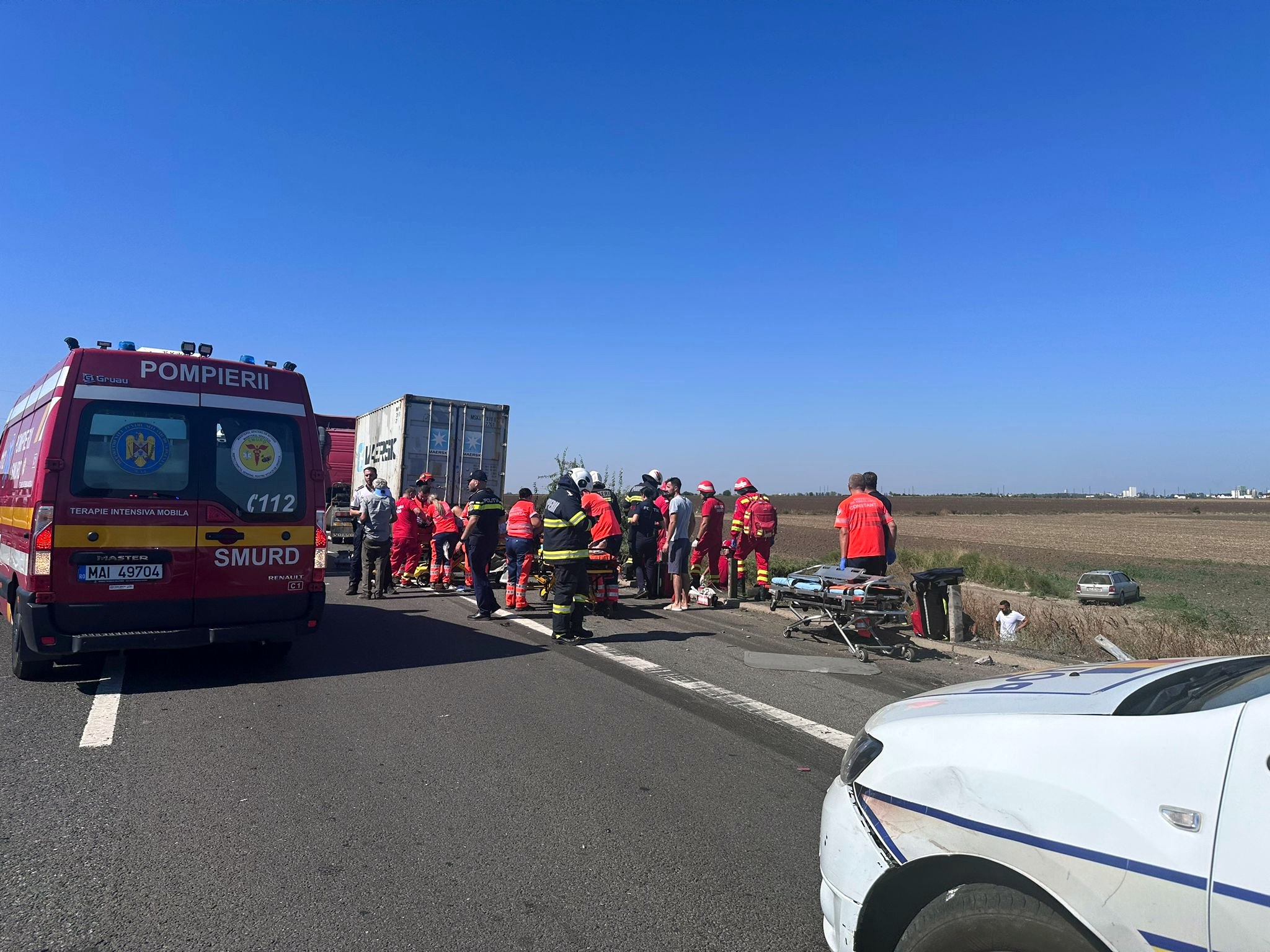 Accident grav pe A4 Ovidiu-Agigea. Mai multe persoane au fost rănite, una este în stare gravă. A fost activat Planul Roșu