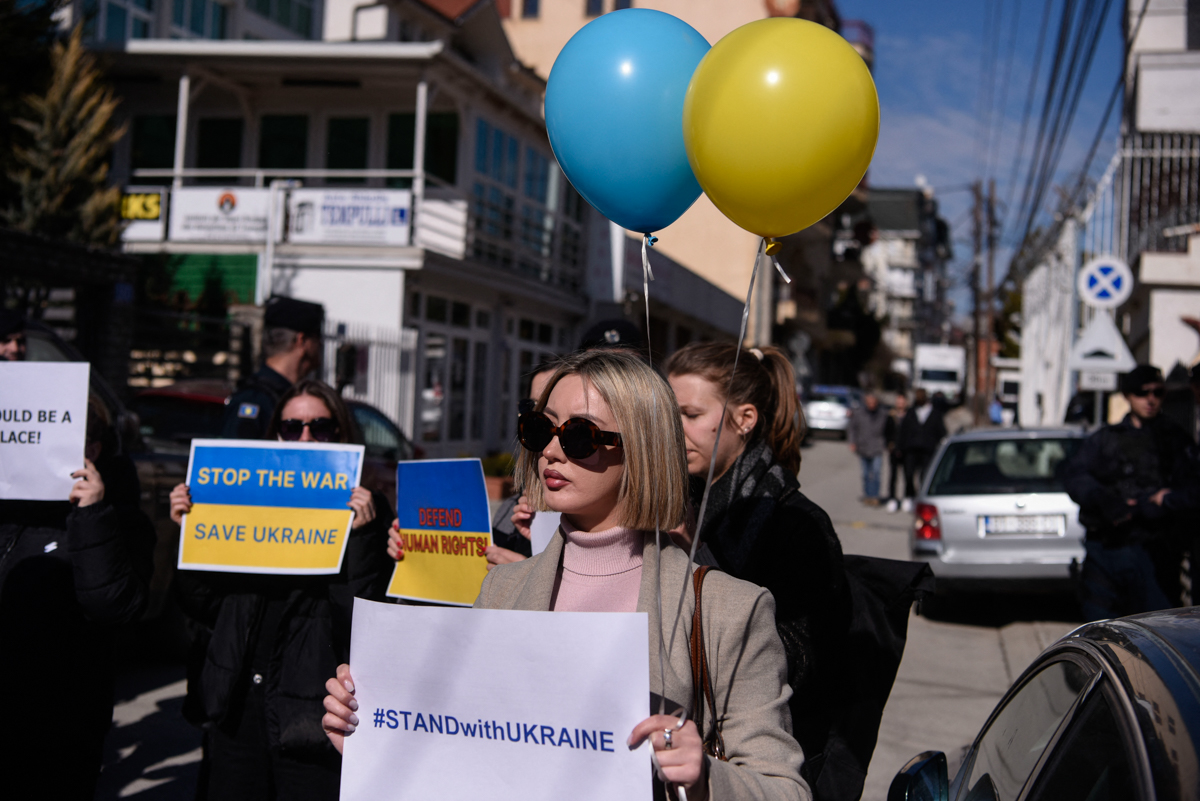 IMAGINI. Din București până în Sydney, mii de oameni protestează față de războiul din Ucraina: „Stop Putin!”