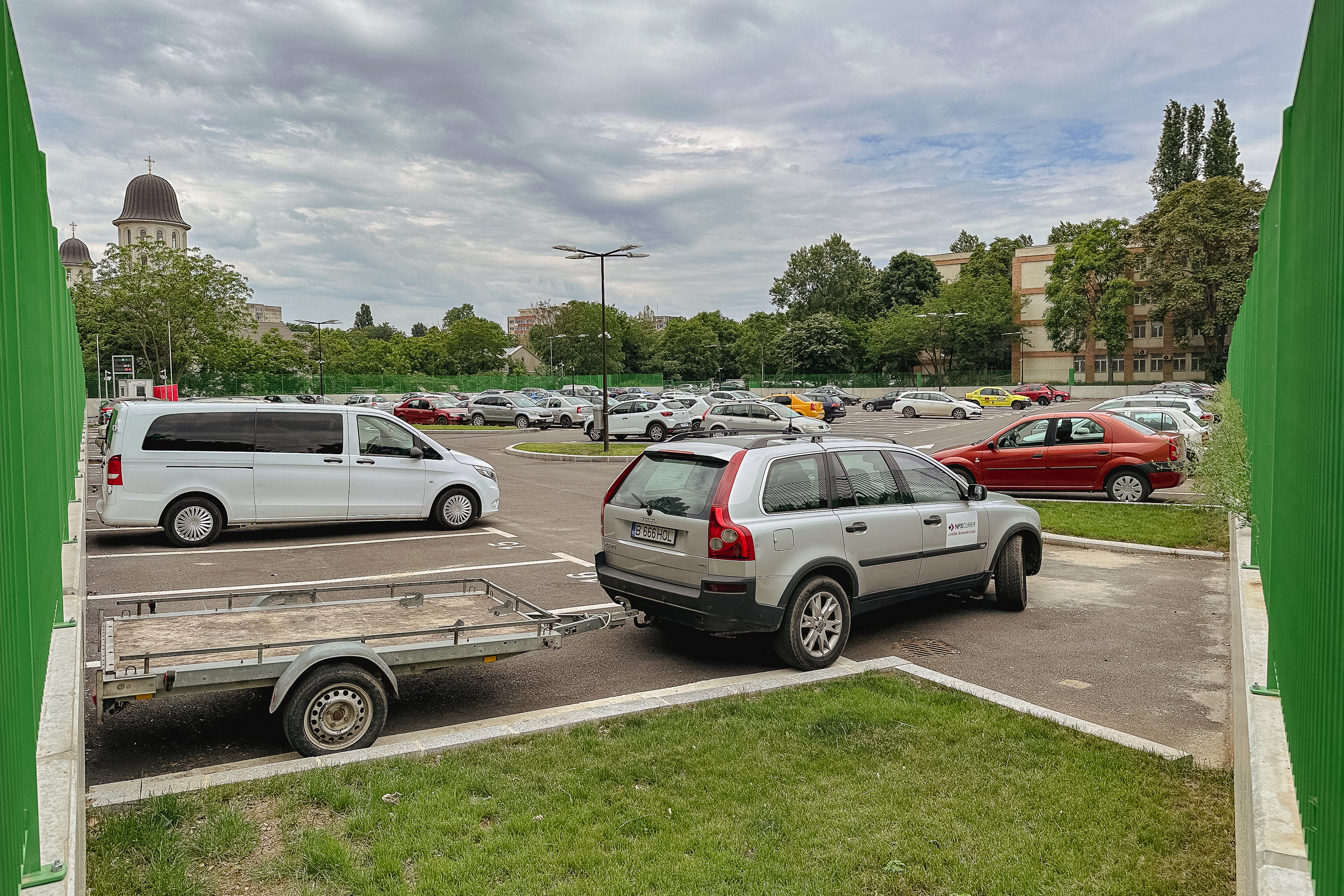 EXCLUSIV | Cum a luat Primăria Sectorului 4 de la bolnavi și a dat la șoferi un teren din proprietatea Spitalului „Obregia”. ASSMB: „În scopul dezvoltării infrastructurii sanitare”