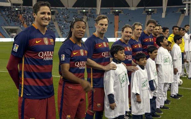 Gică Popescu a jucat din nou fotbal. ^Fostul internațional s-a mișcat bine în meciul legendelor Barcelona - Real 3-0 / GALERIE FOTO&VIDEO