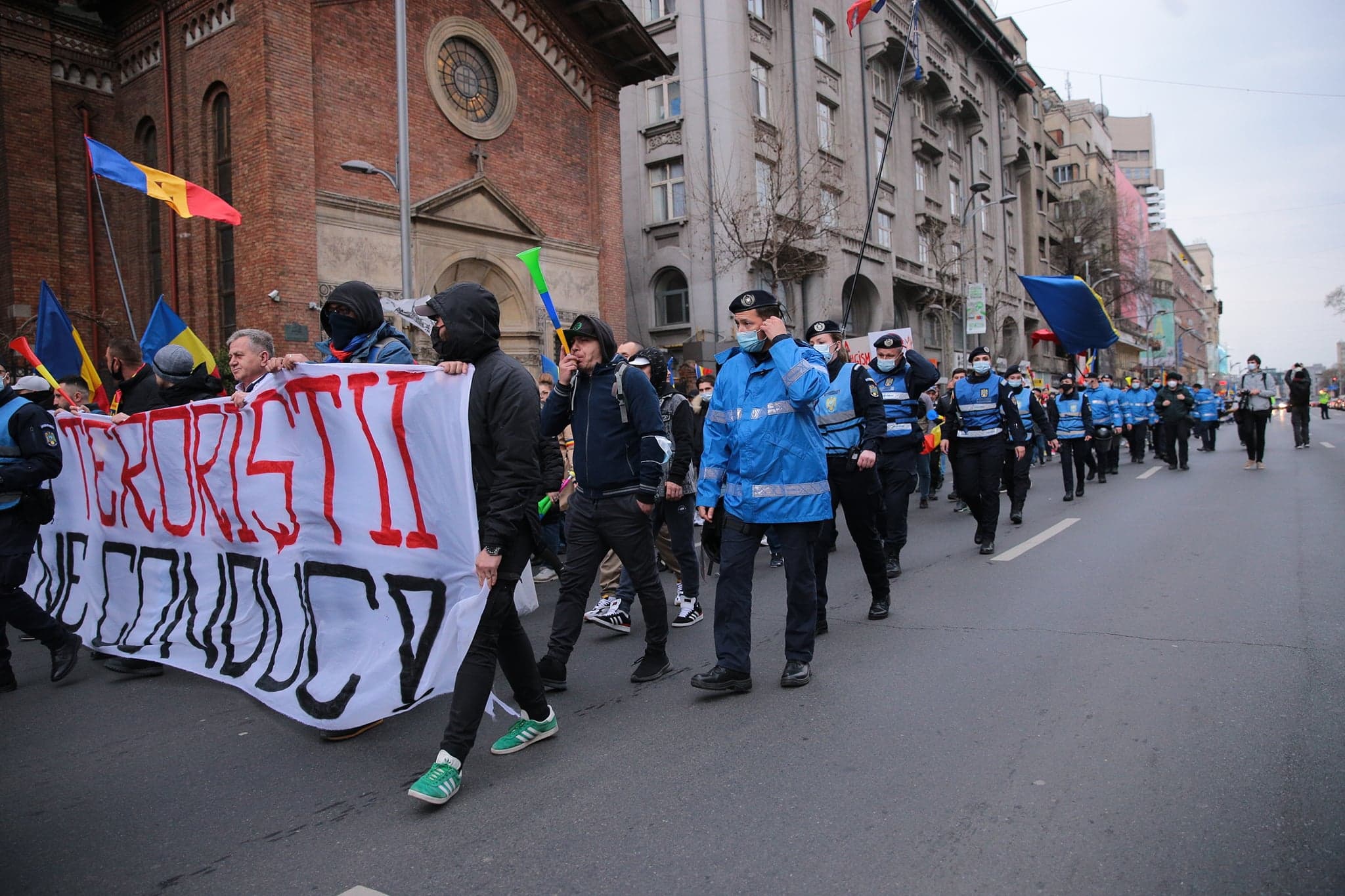 Noi proteste în București și Constanța. „Foamea ne scoate din casă”