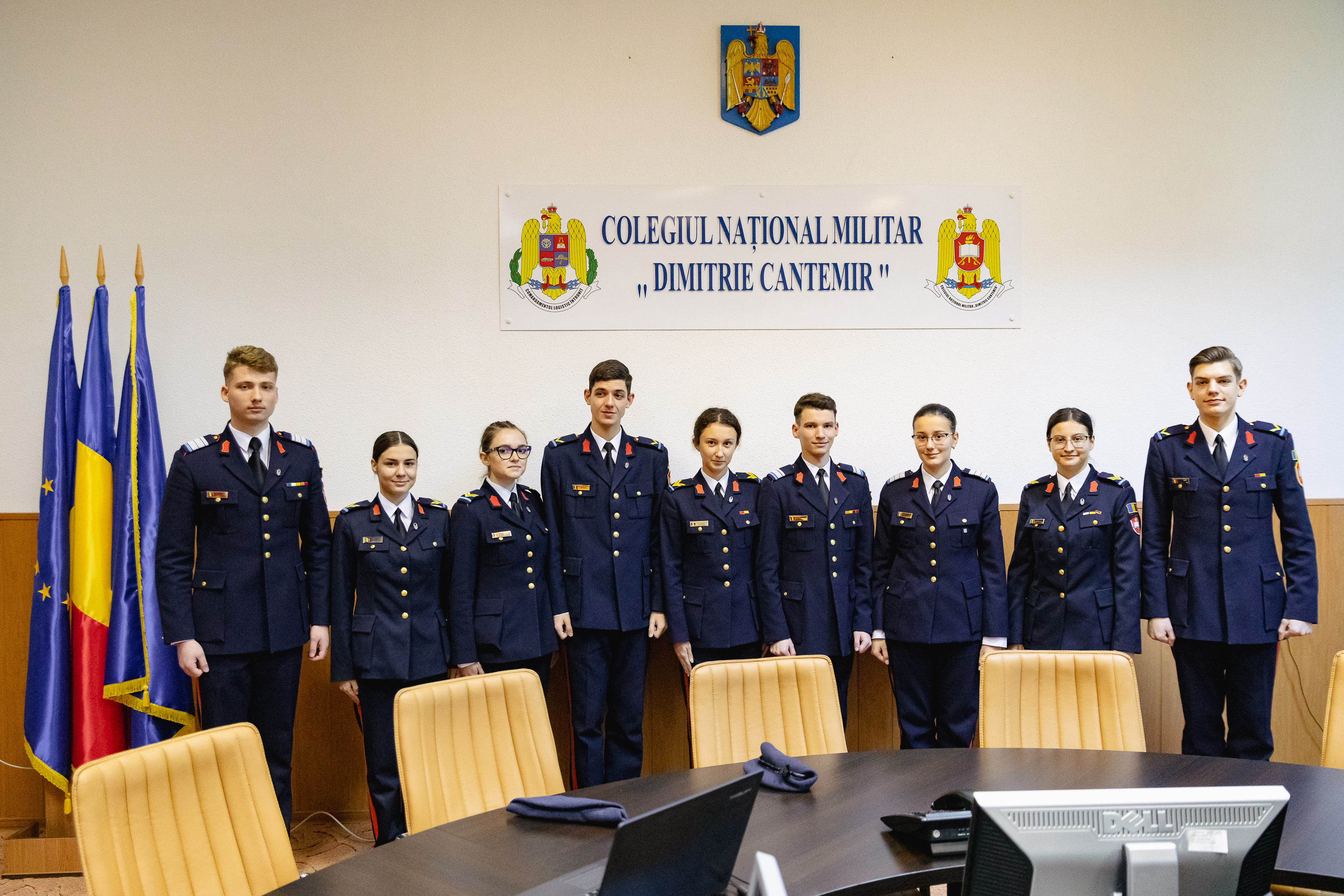 „Vă dați seama că nu sperăm la un război, ar trebui să nu ai toate țiglele pe casă să-ți dorești așa ceva”. Liceeni militari povestesc ce înseamnă pentru ei patriotismul 