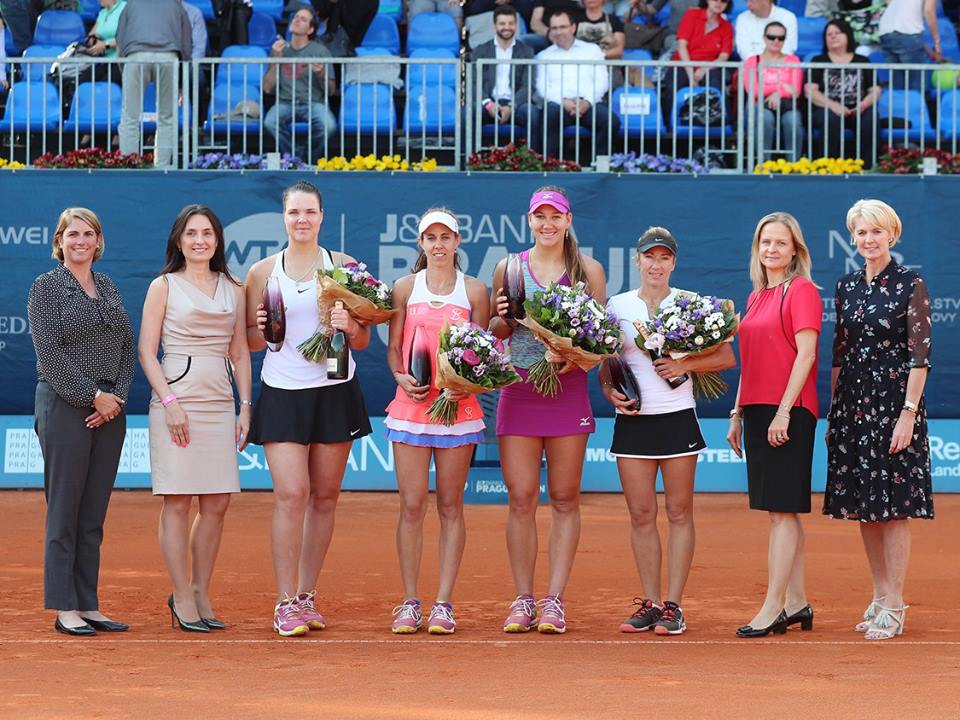 Mihaela Buzărnescu - Petra Kvitova 6-4, 2-6, 3-6, finala de la Praga. ”Miki” a rămas fără ”benzină”. Revenire de senzație, în primul set / GALERIE FOTO & VIDEO