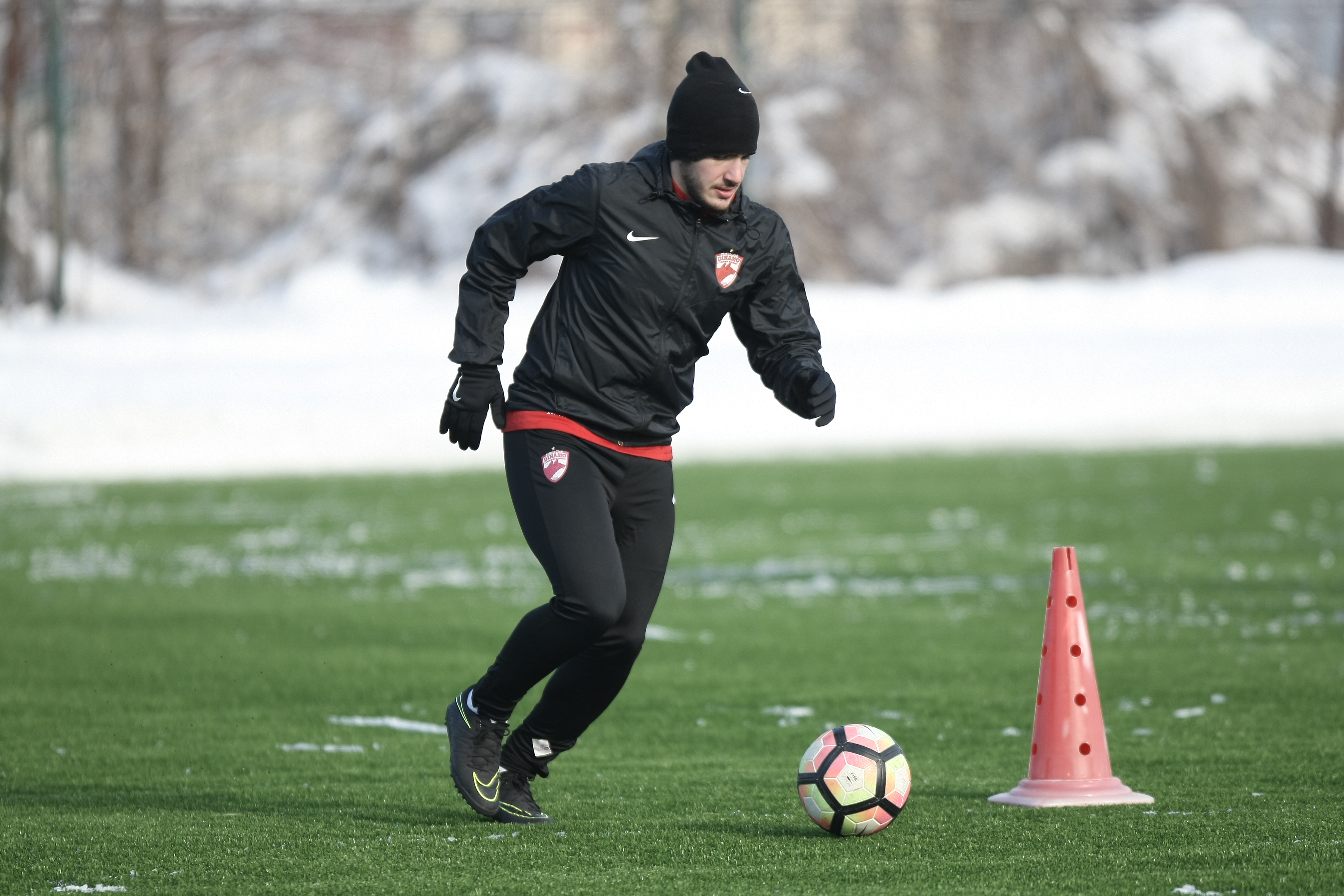 Ioan Andone a condus un antrenament la -14 grade Celsius. Portarul Cobrea s-a transferat la FC Botoșani | GALERIE FOTO & VIDEO