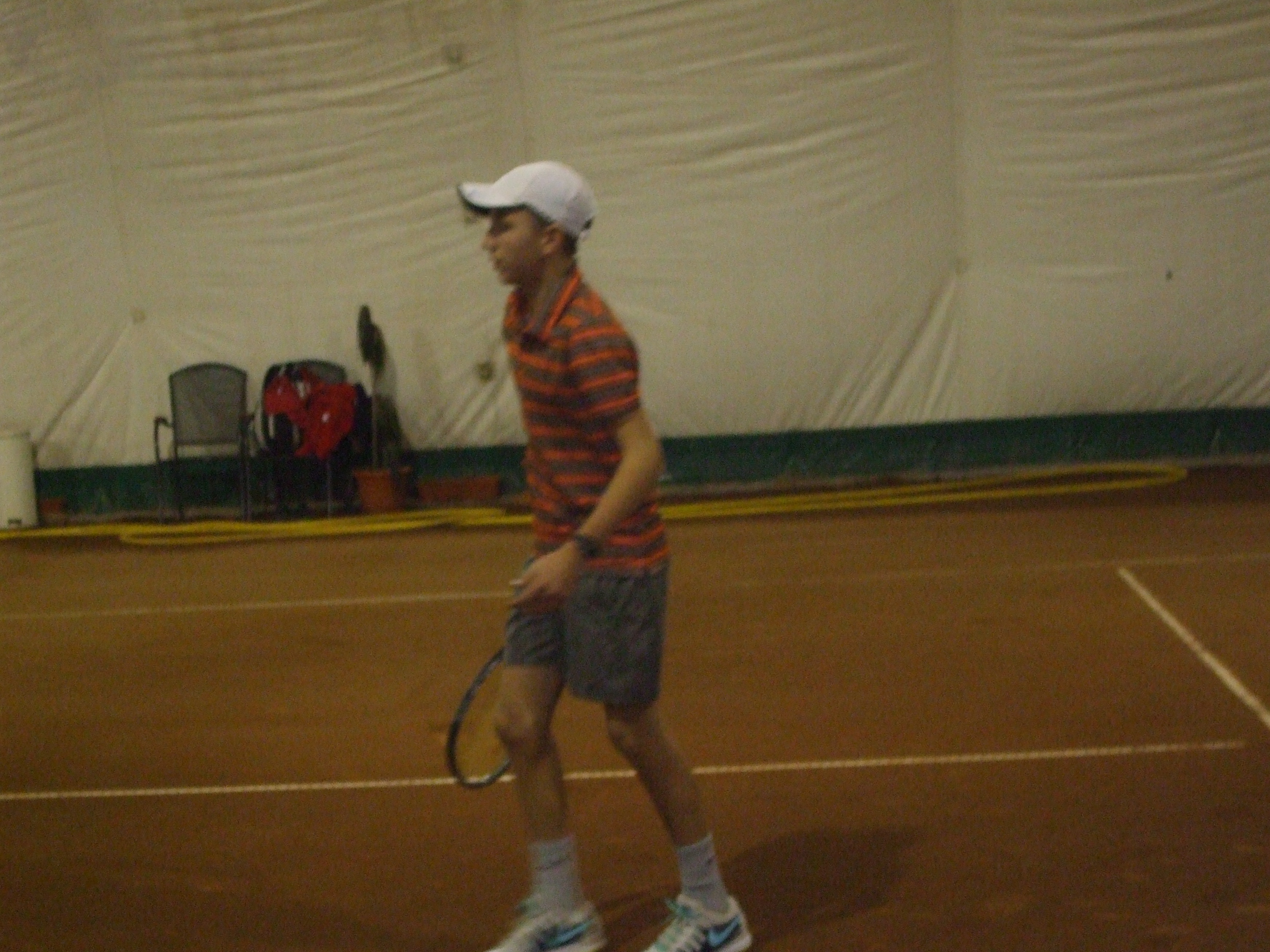 Filip Jianu: "Vreau mă menţin în primii 5 în Europa". 10, media generală la scoală pentru micul jucător de tenis! ^Părinții cheltuie 20.000 de euro pe an. ALTE TALENTE JUVENILE