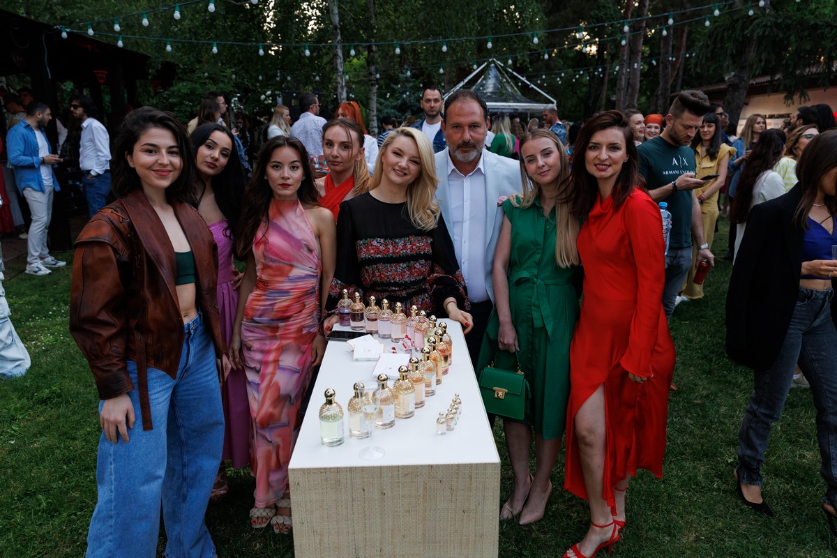 Intră în atmosfera ELLE New Media AWARDS 2023 și descoperă fotografiile surprinse în cadrul evenimentului organizat la Clubul Diplomatic
