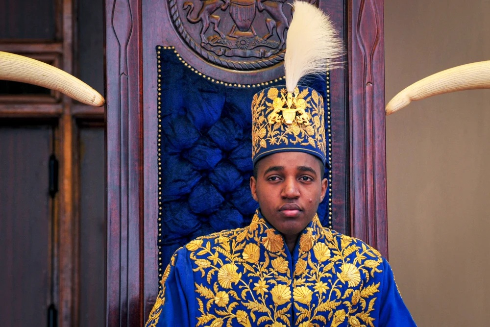 Former youngest king dies at 34 after ruling East African kingdom since age 3