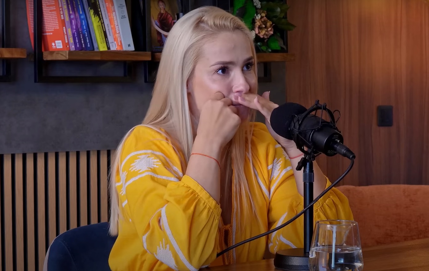 În ce țară s-a mutat Elena după divorțul de CRBL. Fosta soție a artistului a luat-o cu ea și pe Alessia, fiica lor