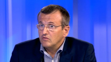 Noul concept care prinde contur în România vine din SUA și îi invită pe tineri la lectură în restaurante. Primul invitat, Cristian Preda: „De ce iubim dictatorii?”