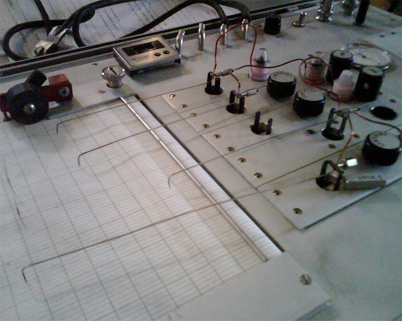 Az Alkotmányvédelmi Hivatal hazugságvizsgálóra kötötte a Magyar Hang újságíróit