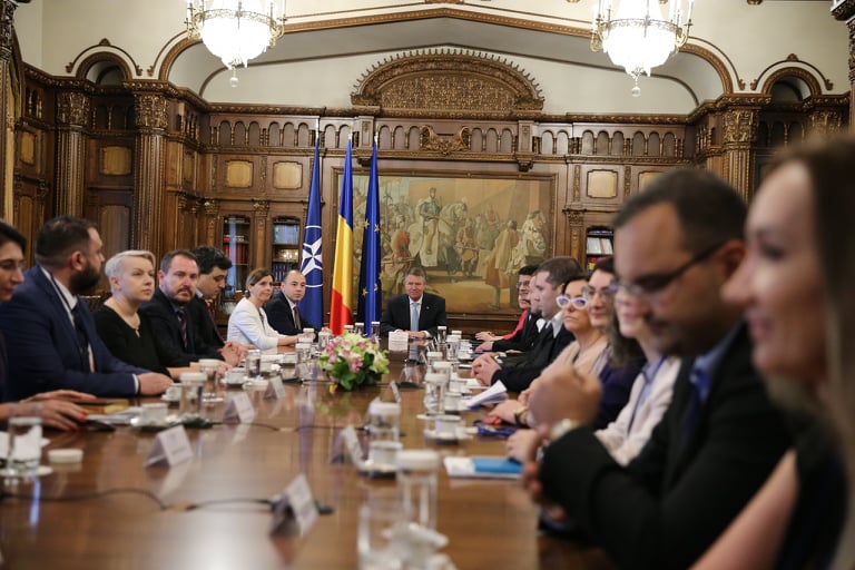 FOTO | Klaus Iohannis, la începutul întâlnirii cu reprezentanţii magistraţilor: "Astăzi o să discutăm despre justiţie şi legile justiţiei, şi vreau să fie preluată această declaraţie"