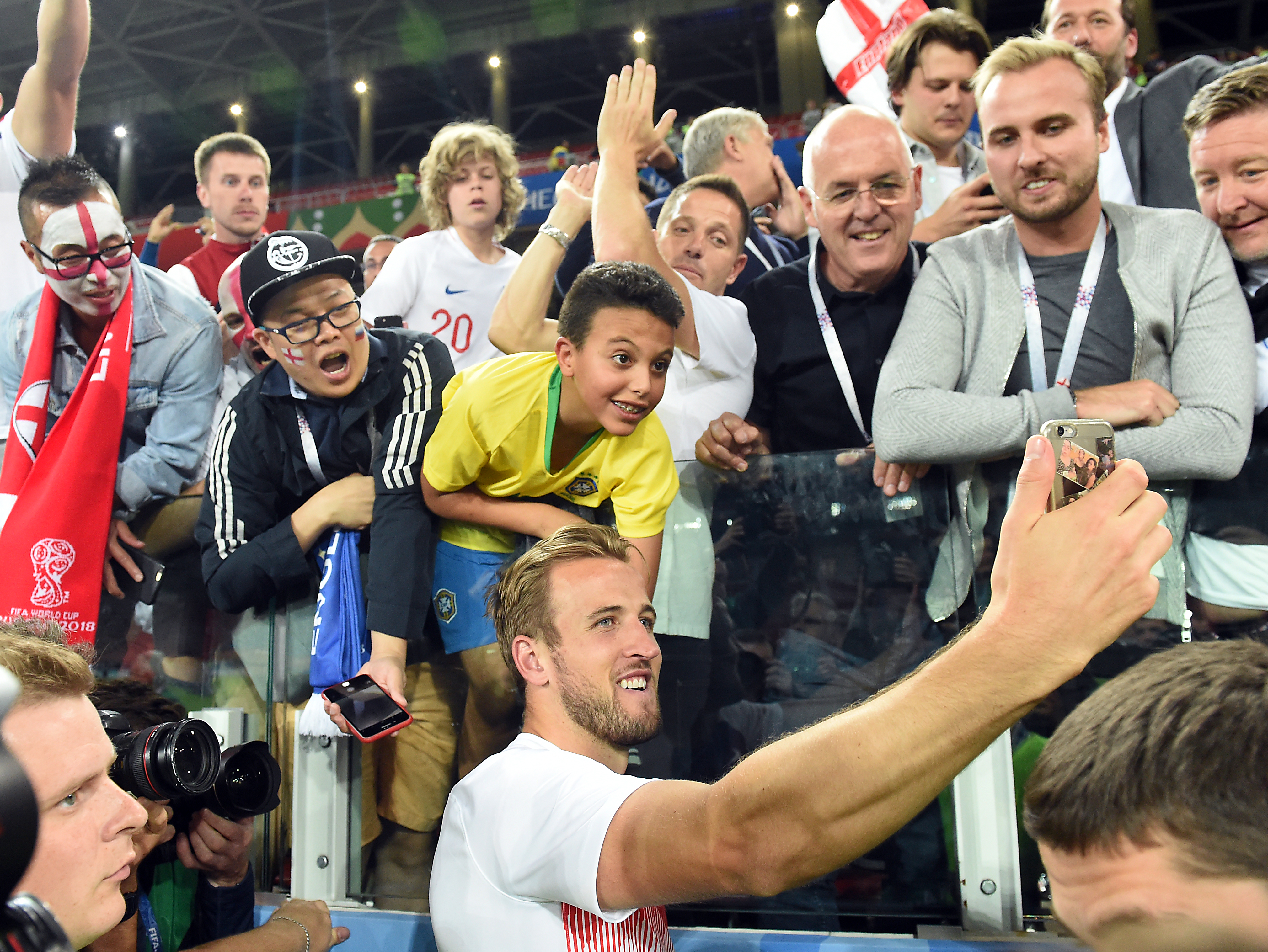 I-a pupat mâna lui Harry Kane. Gestul îi aparține fratelui golgheterului Angliei