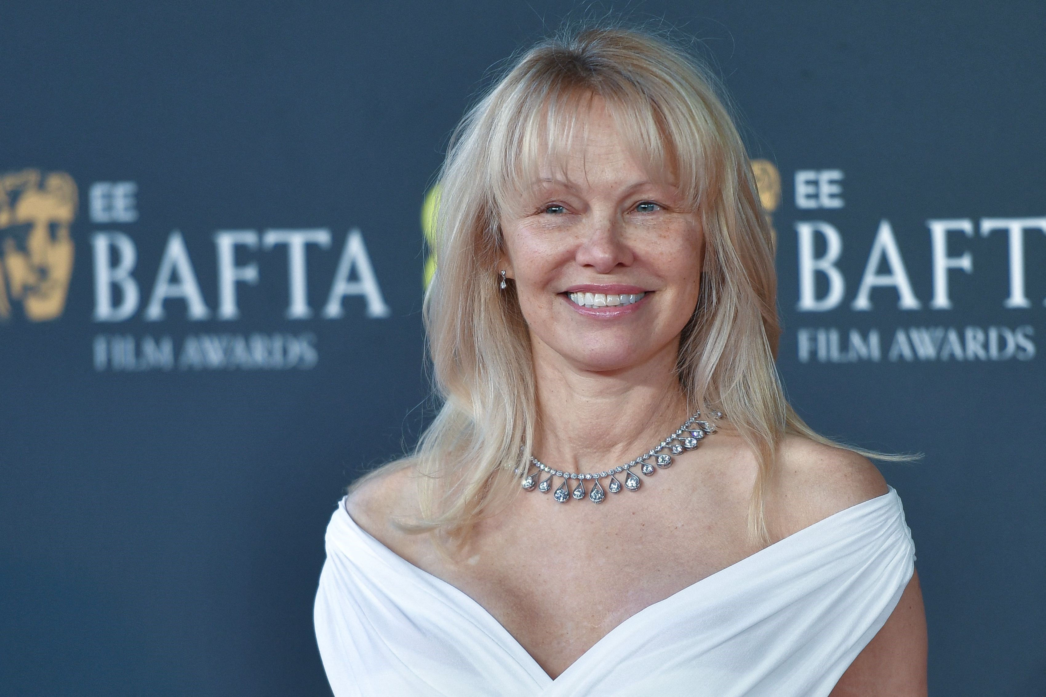 Pamela Anderson a împlinit 59 de ani și își amintește despre episoadele de violență domestică și întâlnirea controversată cu Vladimir Putin