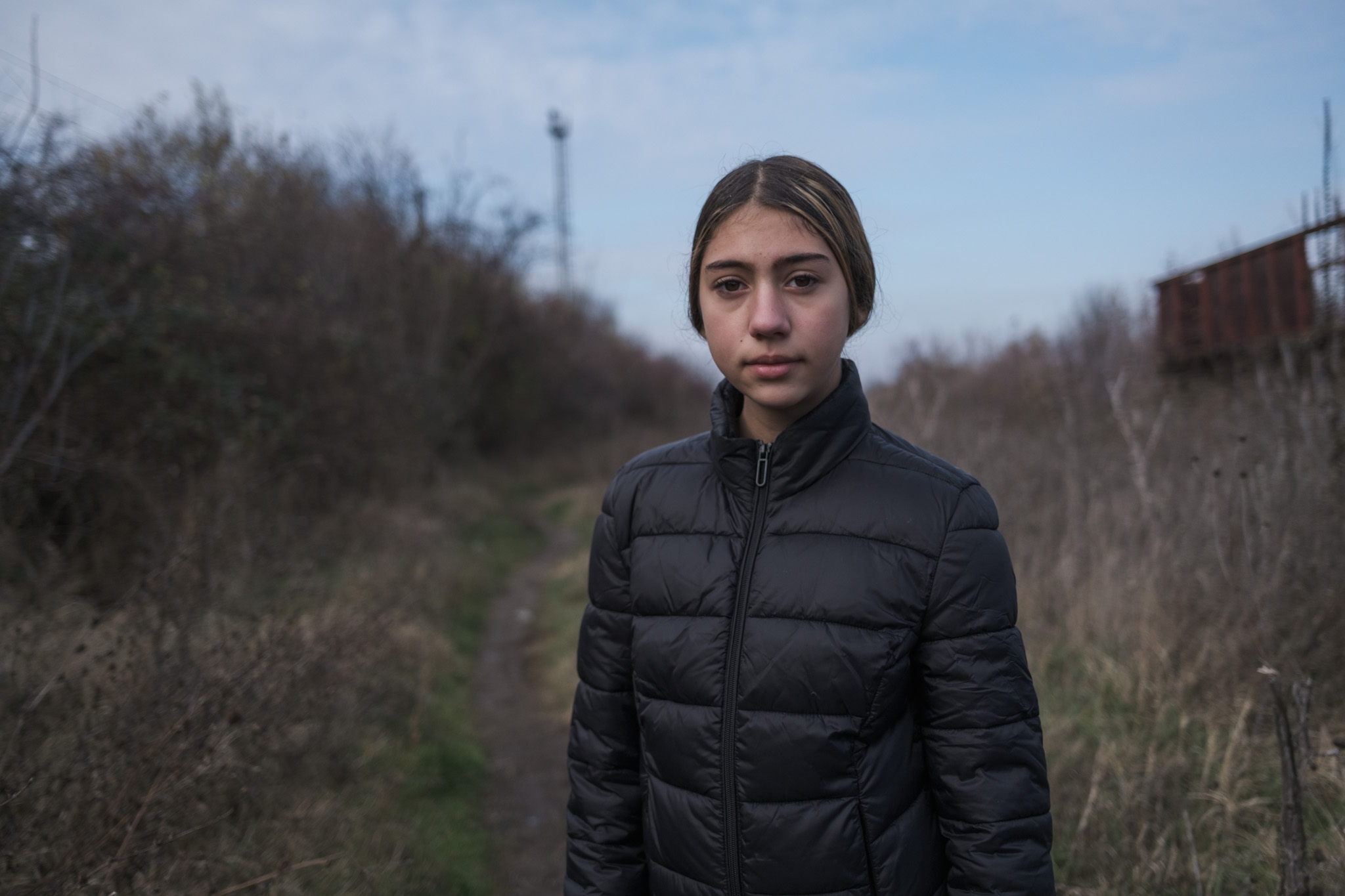 REPORTAJ de Moș Nicolae. Dorința de sărbători a unei fete de 14 ani din București, care are grijă de mama ei nevăzătoare