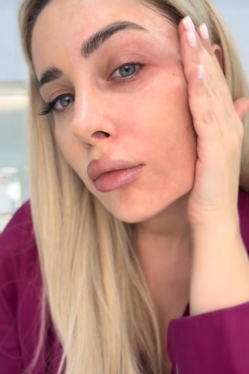 Cum arată Oana Monea nemachiată. Și-a șters make-up-ul în fața fanilor ei: „Aud mereu același lucru: «Ai riduri! De ce nu le injectezi»”