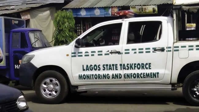 Lagos arrests 25 hoodlums for attacking motorists on Lekki-Epe Expressway [Punch]