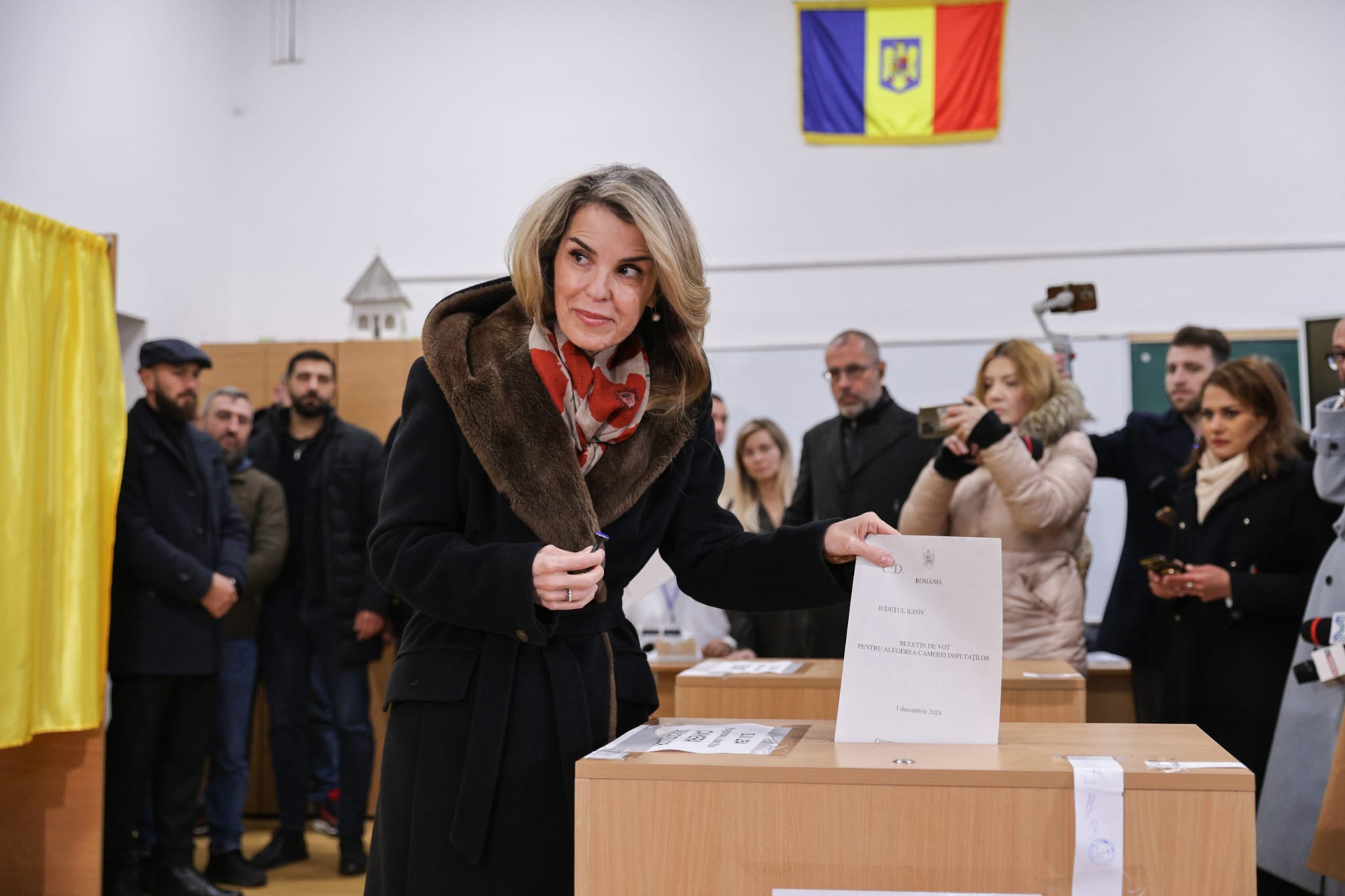 Imagini virale cu soția lui Călin Georgescu, Cristela, alergând în costum de baie prin zăpadă