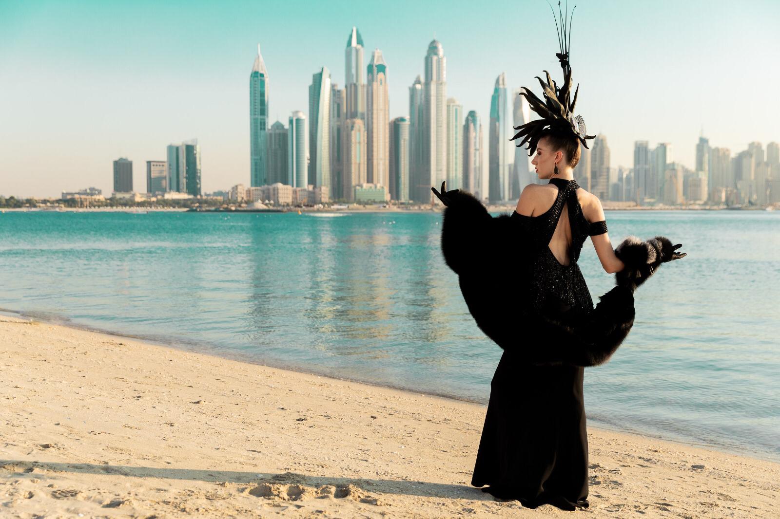 Designerii români și-au prezentat creațiile la Dubai. Cătălin Botezatu, prezent la cel mai important eveniment