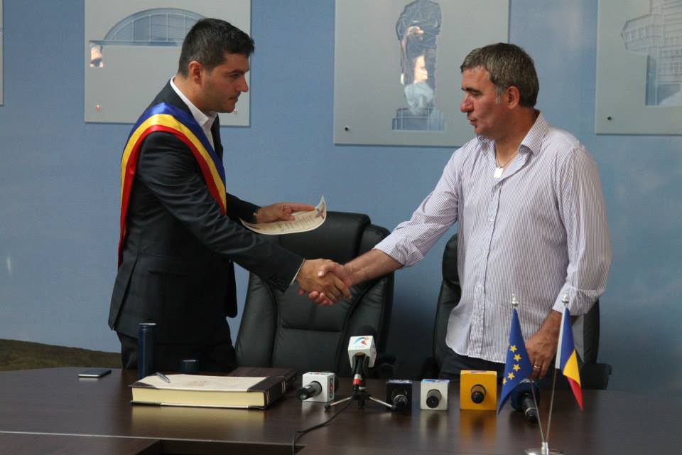 Gică Hagi a primit titlul de Cetățean de Onoare al orașului Ovidiu / GALERIE FOTO&VIDEO